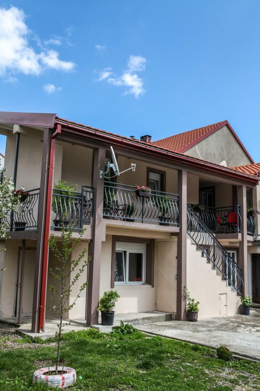 סטינג'ה Apartman Kaca מראה חיצוני תמונה